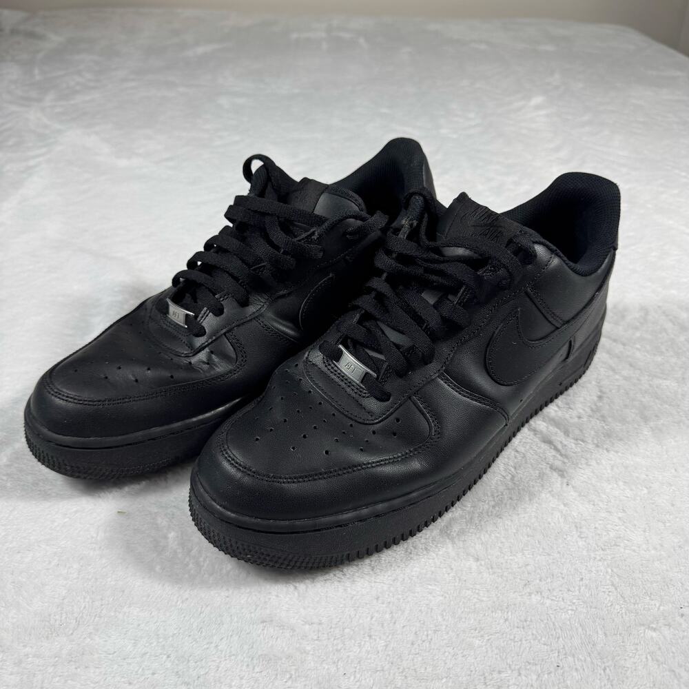 Nike Air Force 1 Men's 11 Triple‎ Black Low Sneakers Comfort Classic Leather